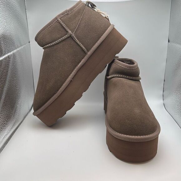 CUSHIONAIRE Cozy Womenβs Platform Ankle Boots ββGenuine Suede SIZE 9 TAUPE - Picture 5 of 7